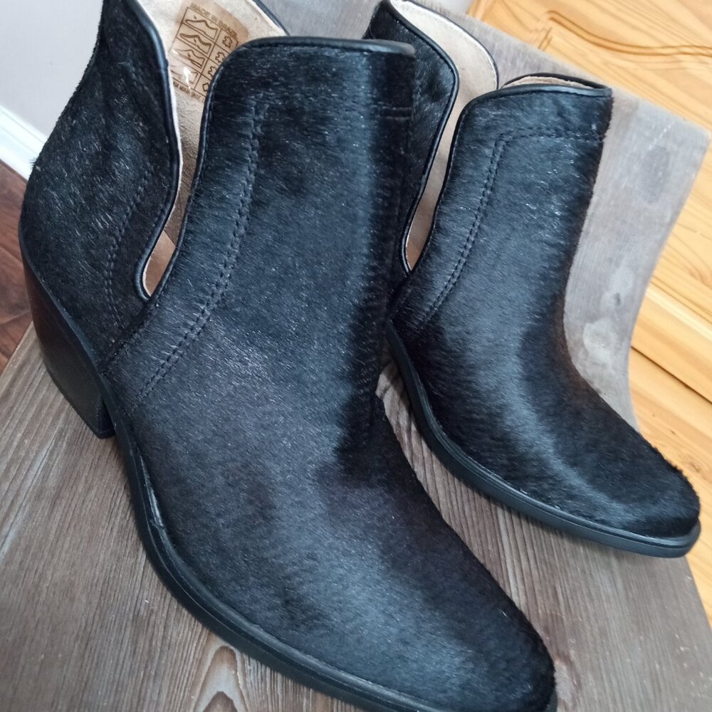 Old Cutler Women's Size 6 Neon Spur  Western Cut-Out Animal Hair Booties NEW!
